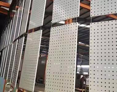 杭州铝扣板生产厂家-厨房铝扣板和pvc吊顶哪个好