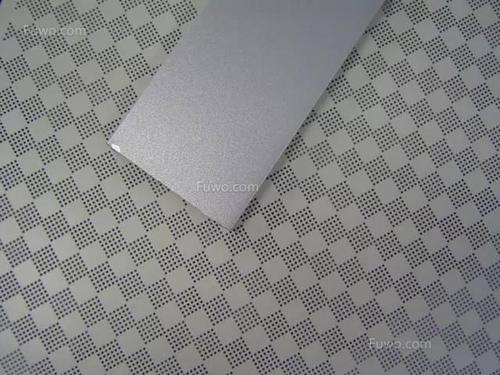 真假铝扣板-工程铝扣板生产厂家讲讲铝格栅和铝方通那个好