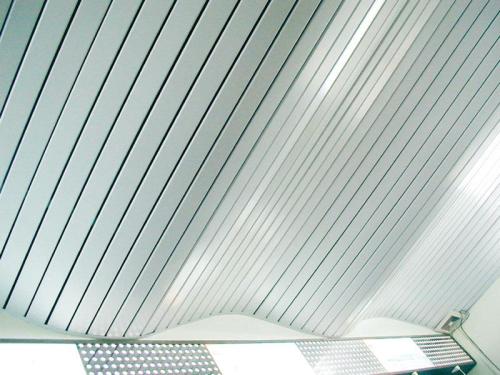 金属铝扣板吊顶价格-包工包料铝扣板吊顶价格