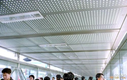 室内墙体装饰材料铝扣板-室内铝扣板厂家给你掰扯掰扯