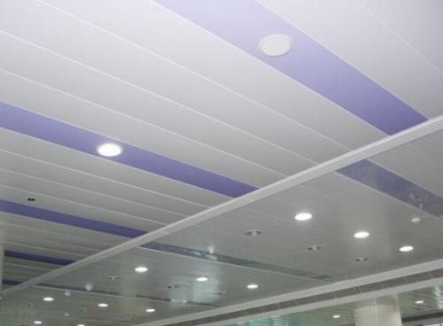 房顶铝扣板图片-跟铝扣板生产厂家看一下铝挂片天花种类有哪些