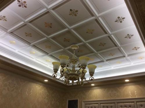 铝扣板发货图片-大量铝扣板现货图片-铝扣板批发价格图片