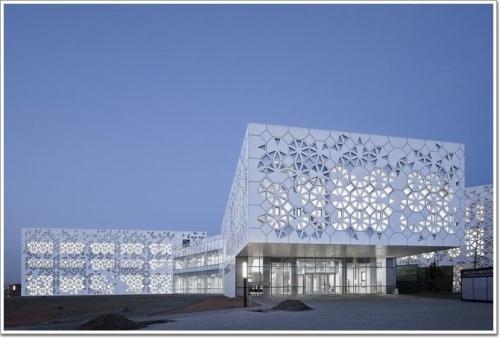 西藏铝扣板-听广西家装天花铝扣板厂家分析厨房是吊顶好还是刷墙好