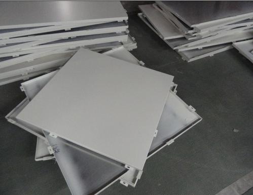 弧型铝单板厂家-跟着佛山铝天花厂家看看弧形铝方通有什么特点吧