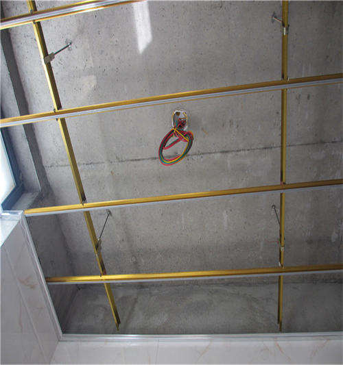 四叶草金色铝扣板-四边金线铝扣板-四川铝合金长城板铝扣板