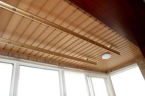 桑拿板和铝扣板哪个好-铝扣板和塑料扣板吊顶哪个好