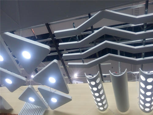 墙面铝单板挂板-铝单板怎么判断优劣