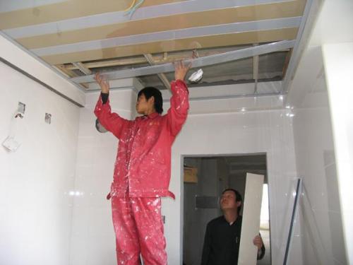 铝扣板哪里有生产厂-南宁哪里有生产铝扣板-铝扣板生产厂武汉哪里有