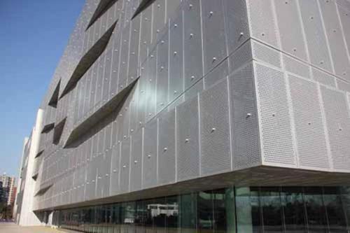 室内铝单板咨询-铝单板厂家如何面对铝单板咨询比价的问题