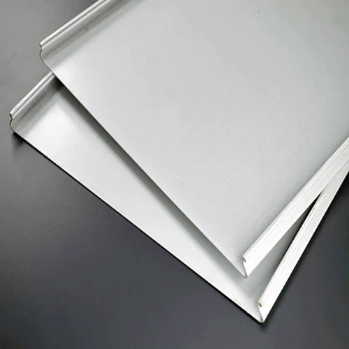 红色铝单板价格-红色氟碳铝单板装饰的常州市维稳反恐处突训练基地大楼