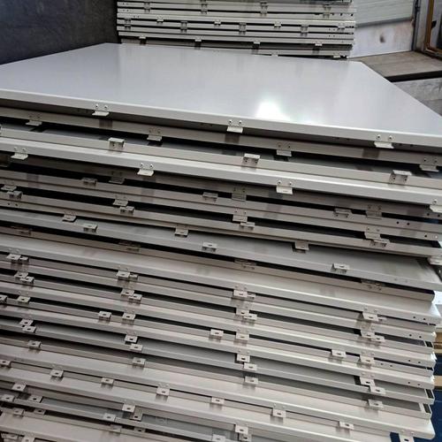山西铝单板定制-西安北站选用冲孔铝单板