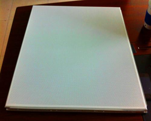 品牌铝扣板吊顶价格-300*300铝扣板价格组成及陷阱介绍