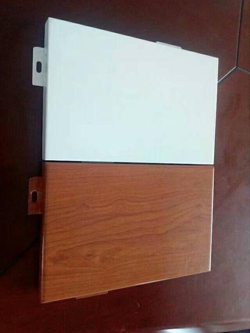 南充扭曲铝单板-迪济耶新艺术中心用铝单板打造建筑外观