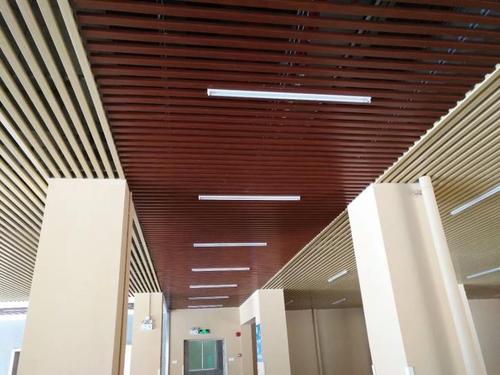 铝扣铝扣板-客厅铝扣天花板的优缺点