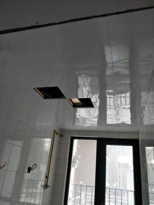 铝扣板纯白吊顶-白色铝扣板吊顶纯-纯白铝扣板吊顶实拍