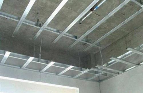 铝扣板基层吊顶图片-卫生间300*300铝扣板吊顶怎么拆卸