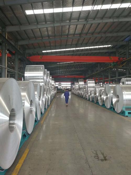 大型铝扣板-大型水疗会所选用木纹铝方通