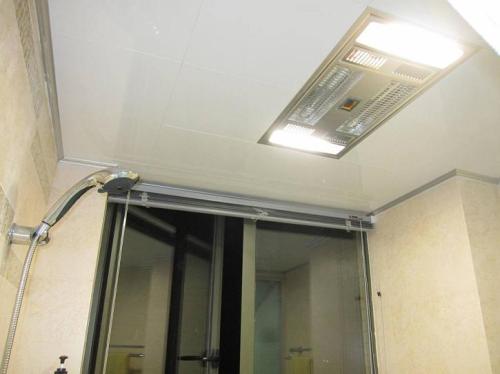 怎么样取卫生间的铝扣板-卫生间铝扣板吊顶厂家教你两招