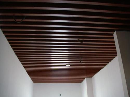 车间吊顶铝扣板-铝扣板厂家讲长条铝扣板候车大厅适合吗