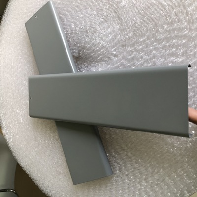 灰色铝扣板-跟着铝扣板批发厂家看铝单板怎么装