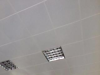 铝扣板制造-办公室吊顶应该选择铝扣板还是铝单板