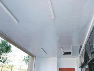 铝扣板吊顶的生产厂商-铝扣板批发厂家看看铝扣板吊顶多少钱一平方