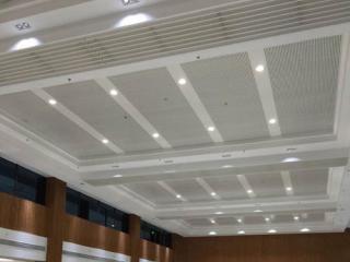 齐哈尔铝扣板吊顶-办公室吊顶应该选择铝扣板还是铝单板