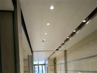 过道集成吊顶-佛山铝天花厂家解析为什么集成吊顶漆面表层会开裂