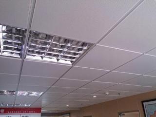 吊顶材料铝扣板实图-机房铝扣板厂家带图教你机房吊顶天花怎么选