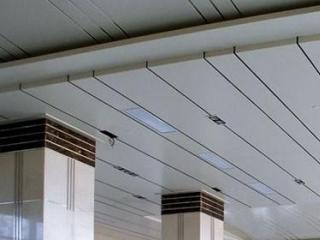 铝扣板平面吊顶-安装铝扣板吊顶一平方多少钱